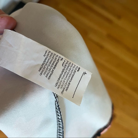 Boohoo skirt size 10 navy blue floral stretchy a line skater circle - Picture 4 of 4